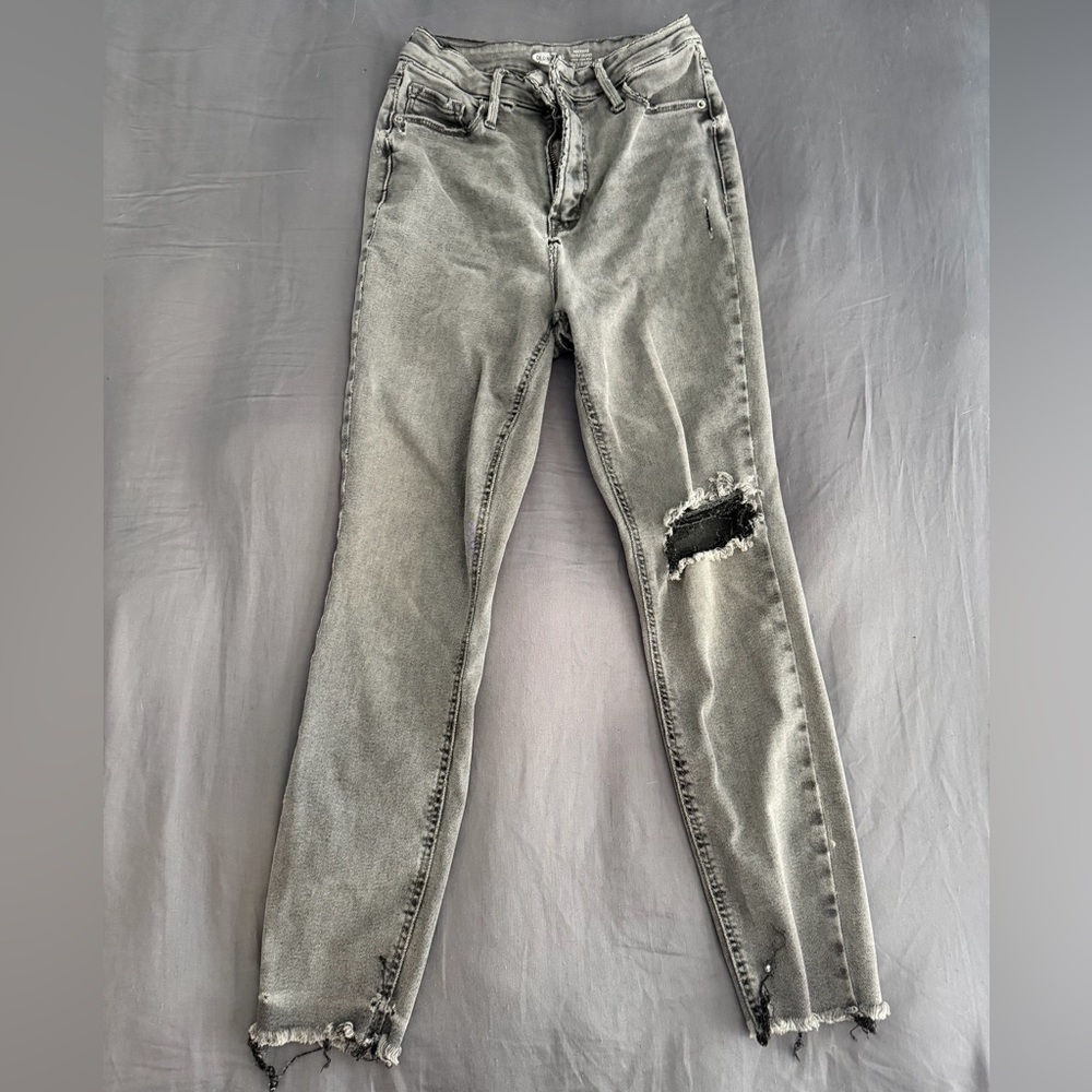 Stylish Gray Distressed Women Jeans